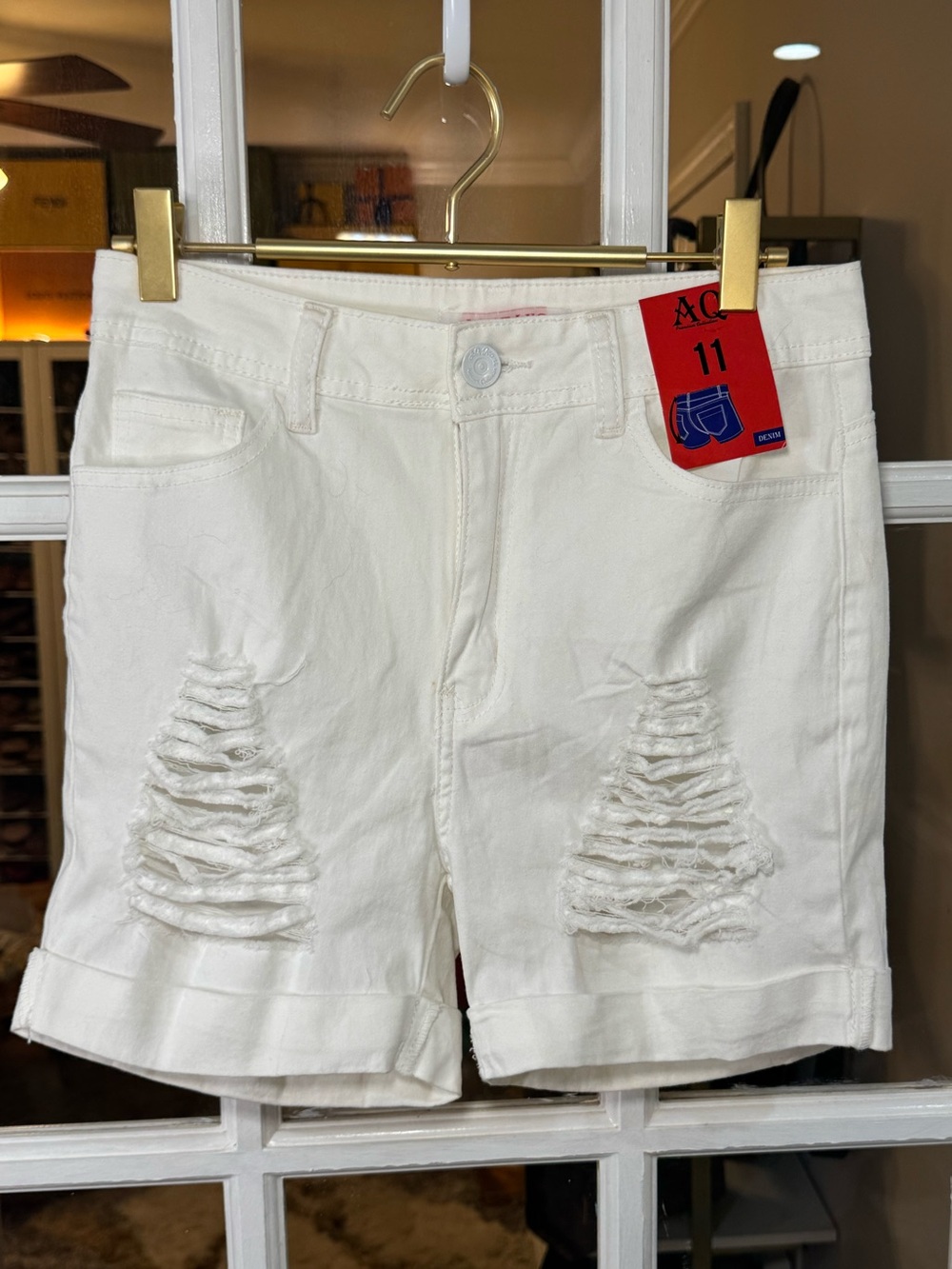 White Distressed Women’s Denim Shorts - Colombian- Butt enhancing - Picture 3 of 7